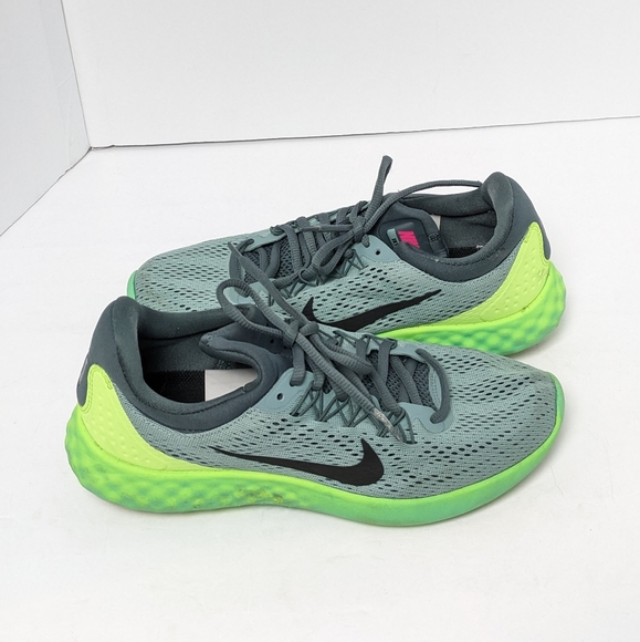 Nike Shoes - Nike run easy running sneakers